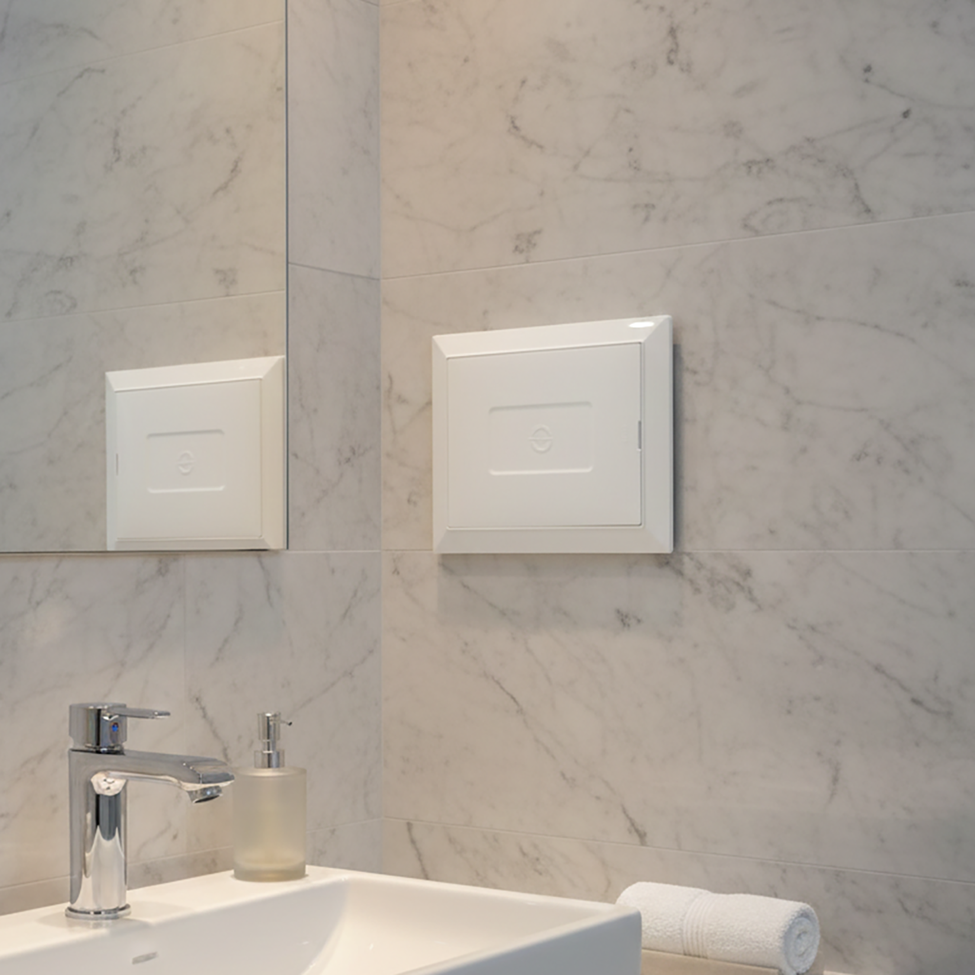 TAPA DE REGISTRO RECTANGULAR (25X30CM EXT/20X25CM INT) 4